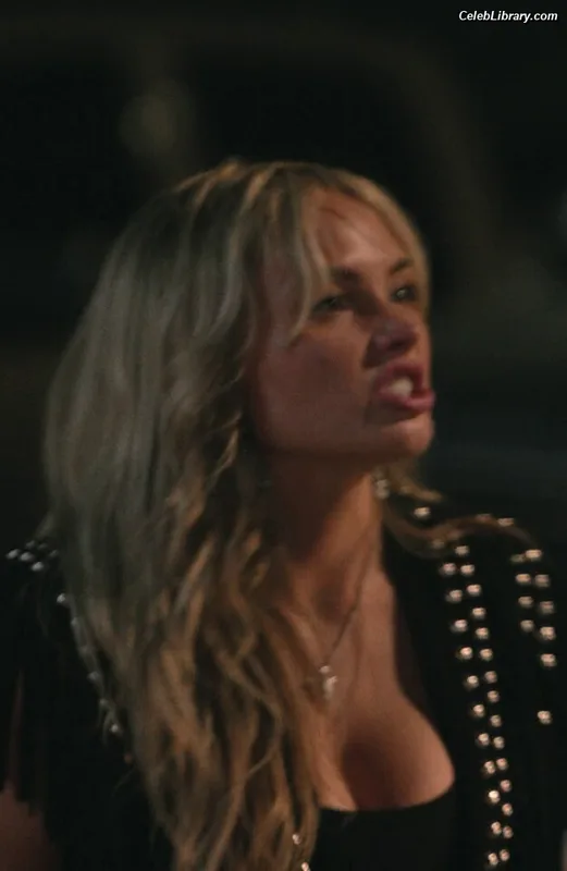 Natalie Alyn Lind photo 16 of 877