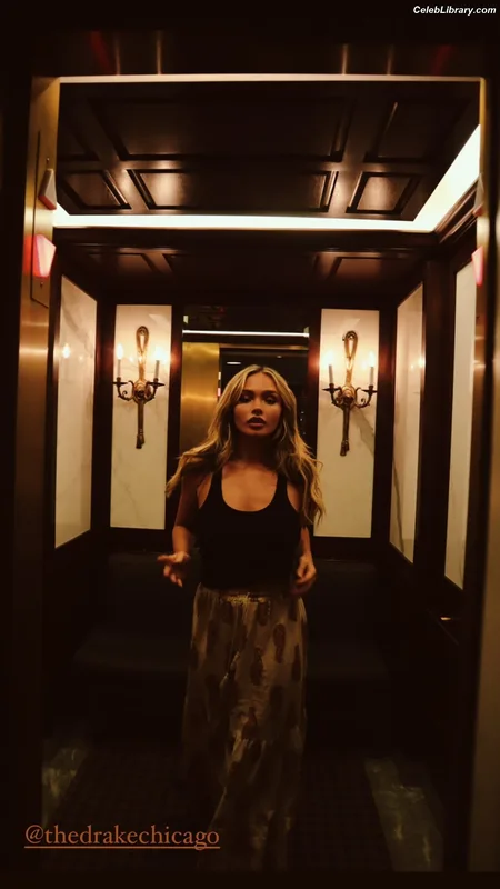 Natalie Alyn Lind photo 10 of 877