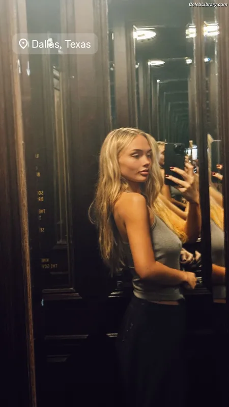 Natalie Alyn Lind photo 23 of 877