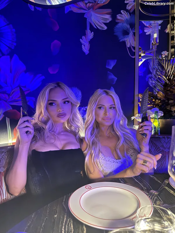 Natalie Alyn Lind photo 21 of 877