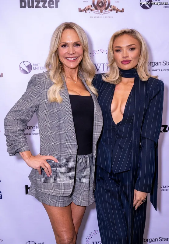 Natalie Alyn Lind photo 19 of 877