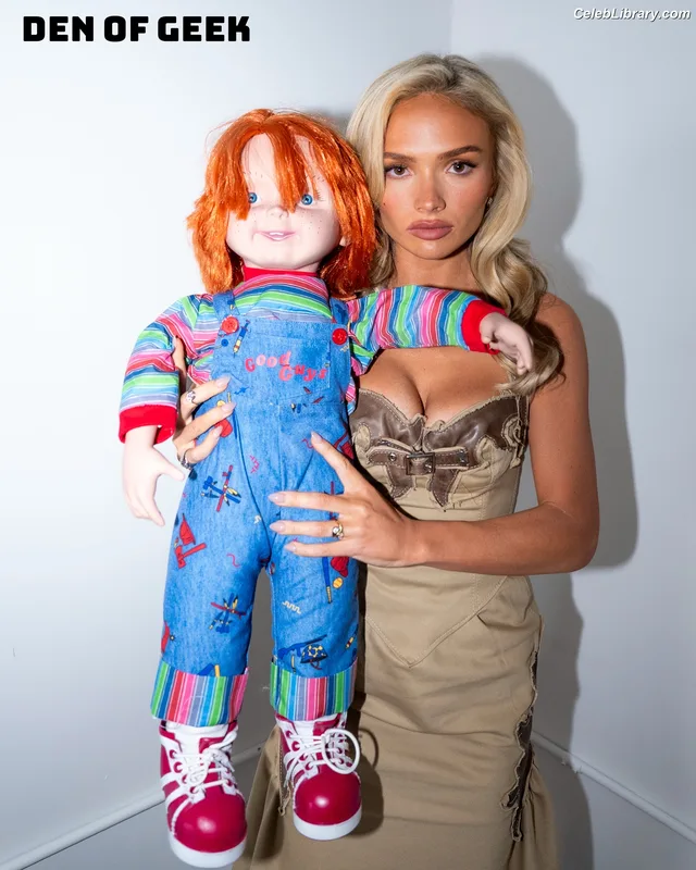 Natalie Alyn Lind photo 1 of 877