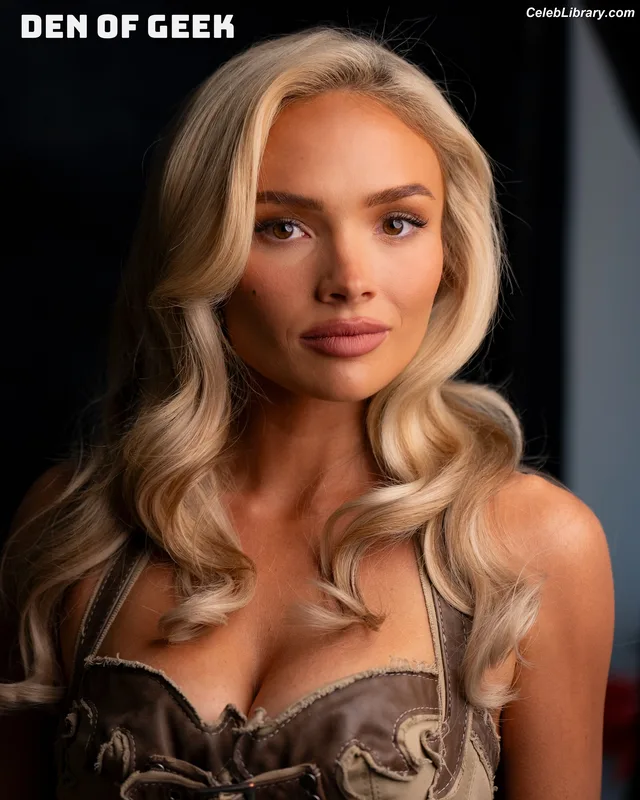 Natalie Alyn Lind photo 8 of 877