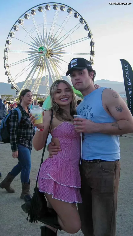 Natalie Alyn Lind photo 16 of 877