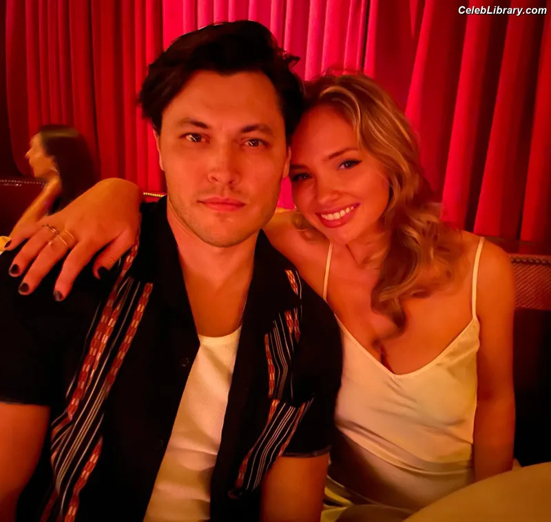 Natalie Alyn Lind photo 8 of 877
