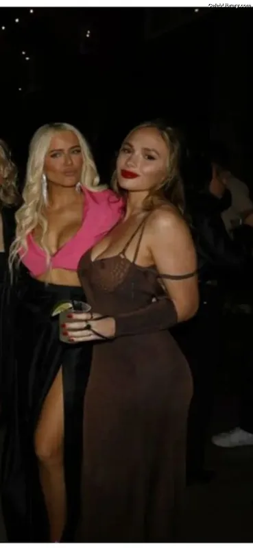 Natalie Alyn Lind photo 24 of 877