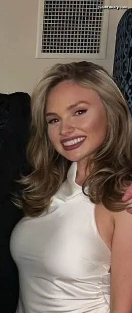 Natalie Alyn Lind photo 15 of 877