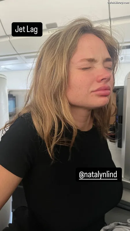 Natalie Alyn Lind photo 1 of 877