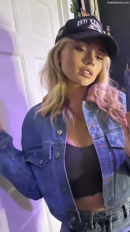 Natalie Alyn Lind photo 11 of 877