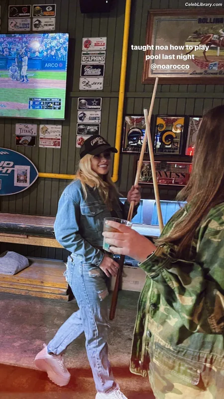 Natalie Alyn Lind photo 20 of 877