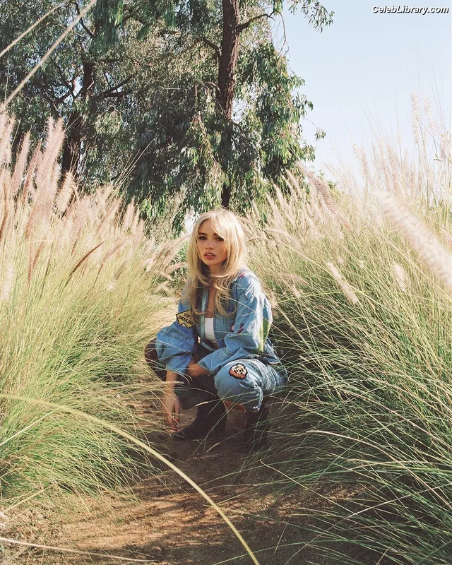 Natalie Alyn Lind photo 19 of 877