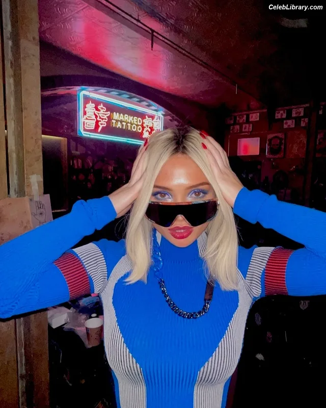 Natalie Alyn Lind photo 14 of 877
