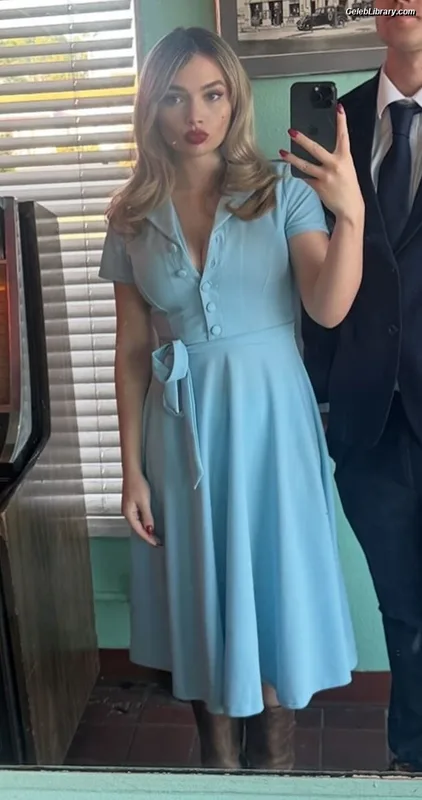 Natalie Alyn Lind photo 24 of 877