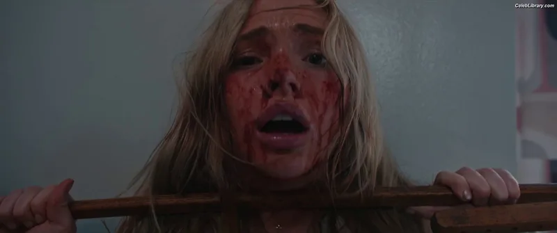 Natalie Alyn Lind photo 3 of 877