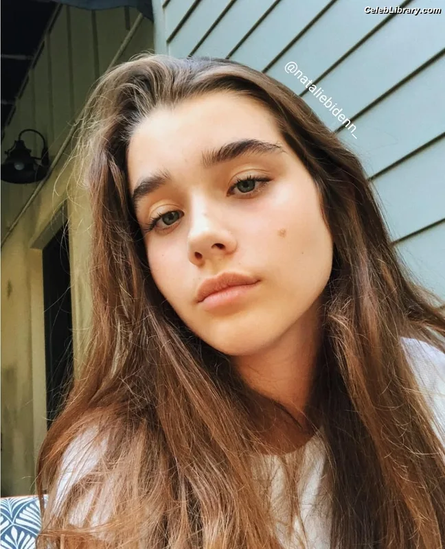 Natalie Biden photo 4 of 138