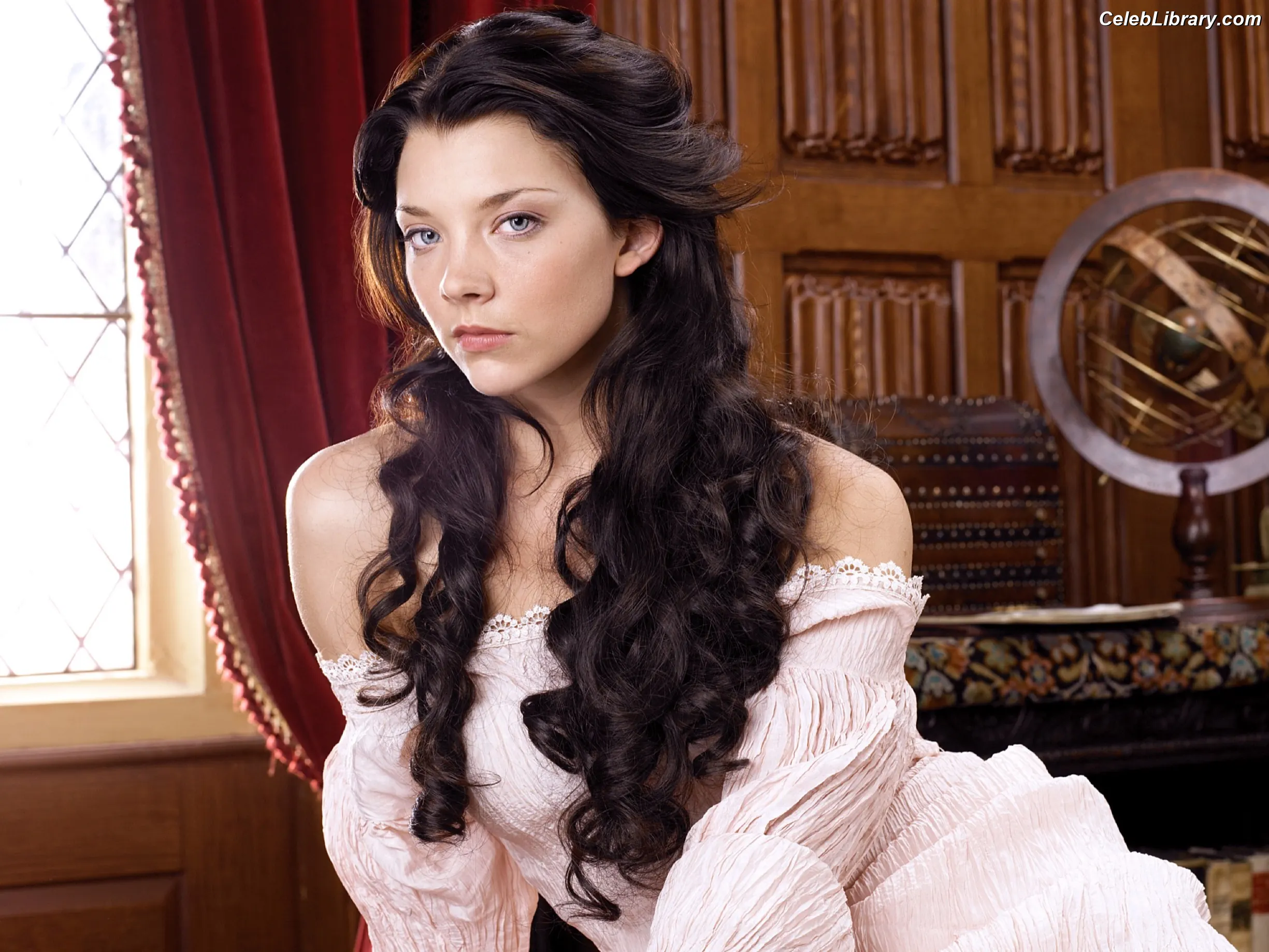 Natalie Dormer photo 2 of 273