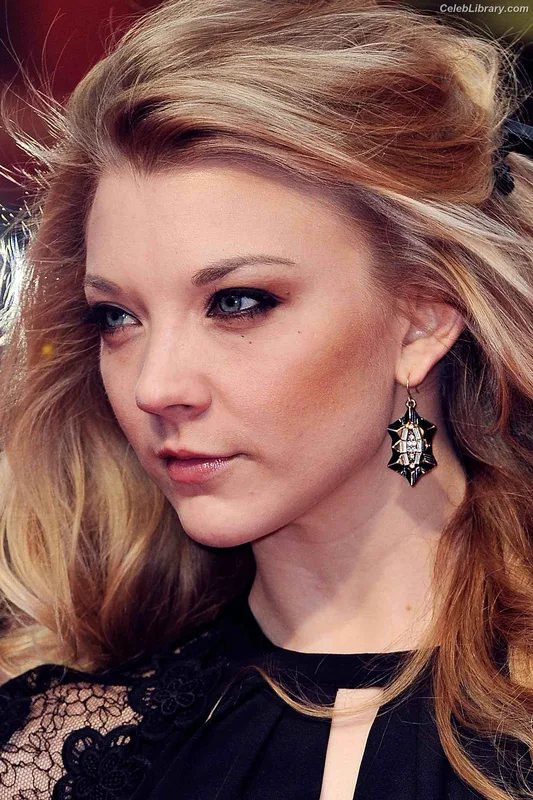 Natalie Dormer photo 24 of 274