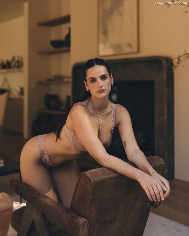 Natalie Joy photo 19 of 28