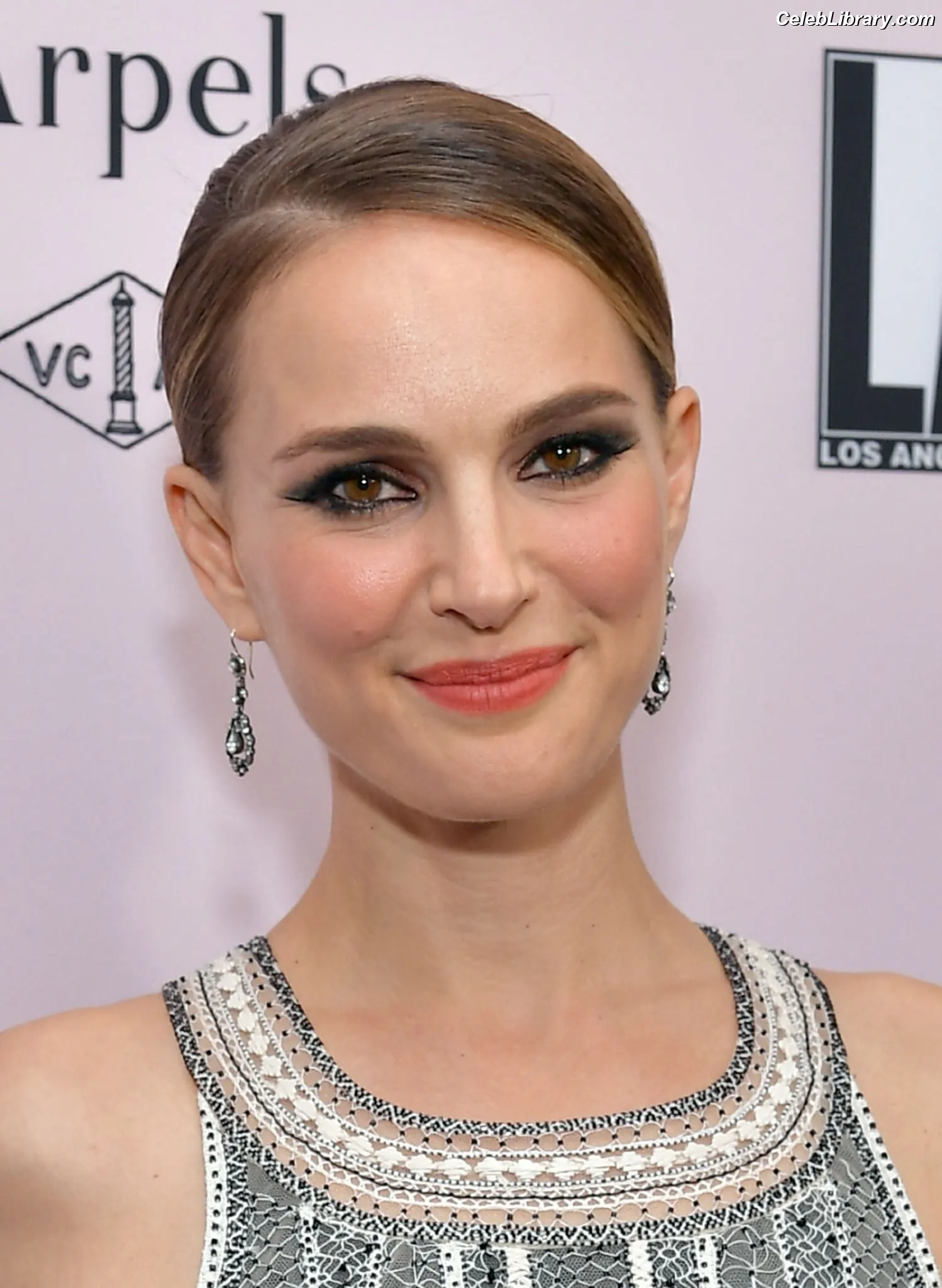 Natalie Portman photo 5 of 1531