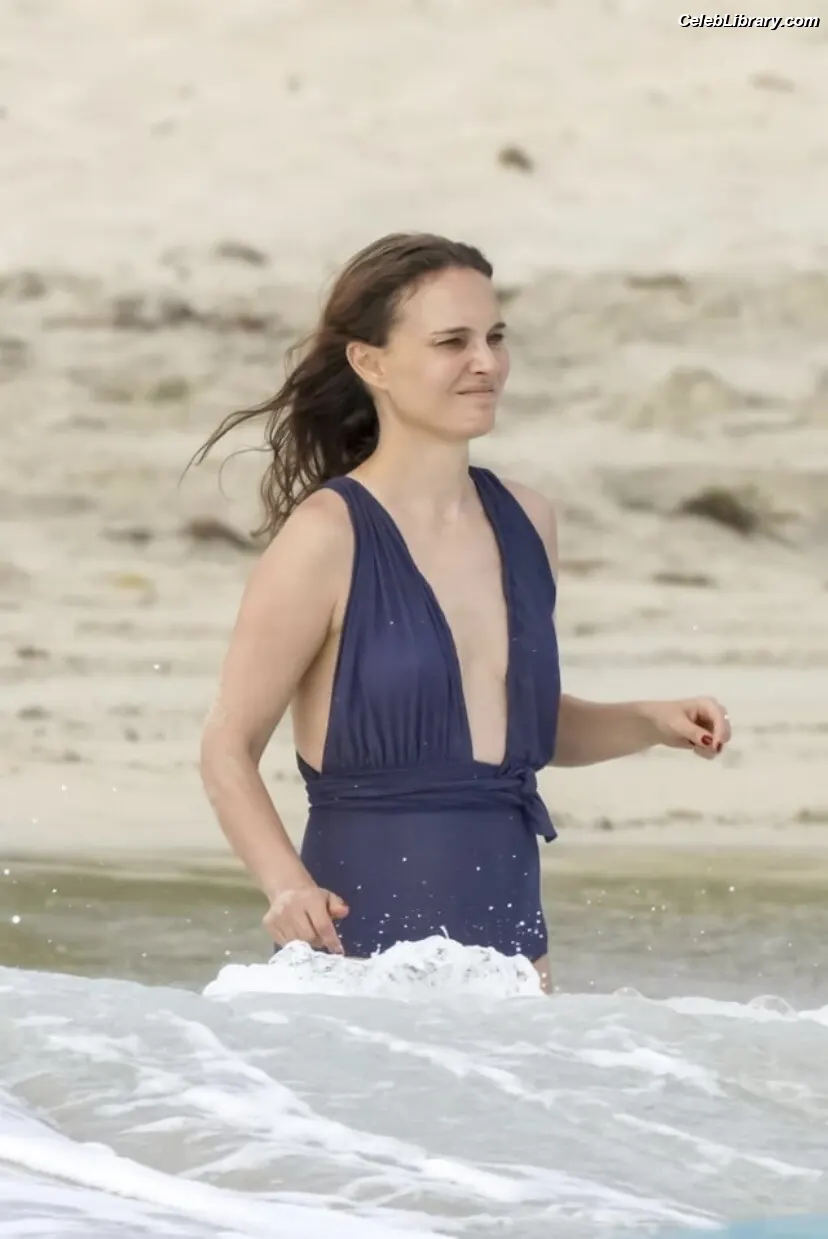 Natalie Portman photo 17 of 1531