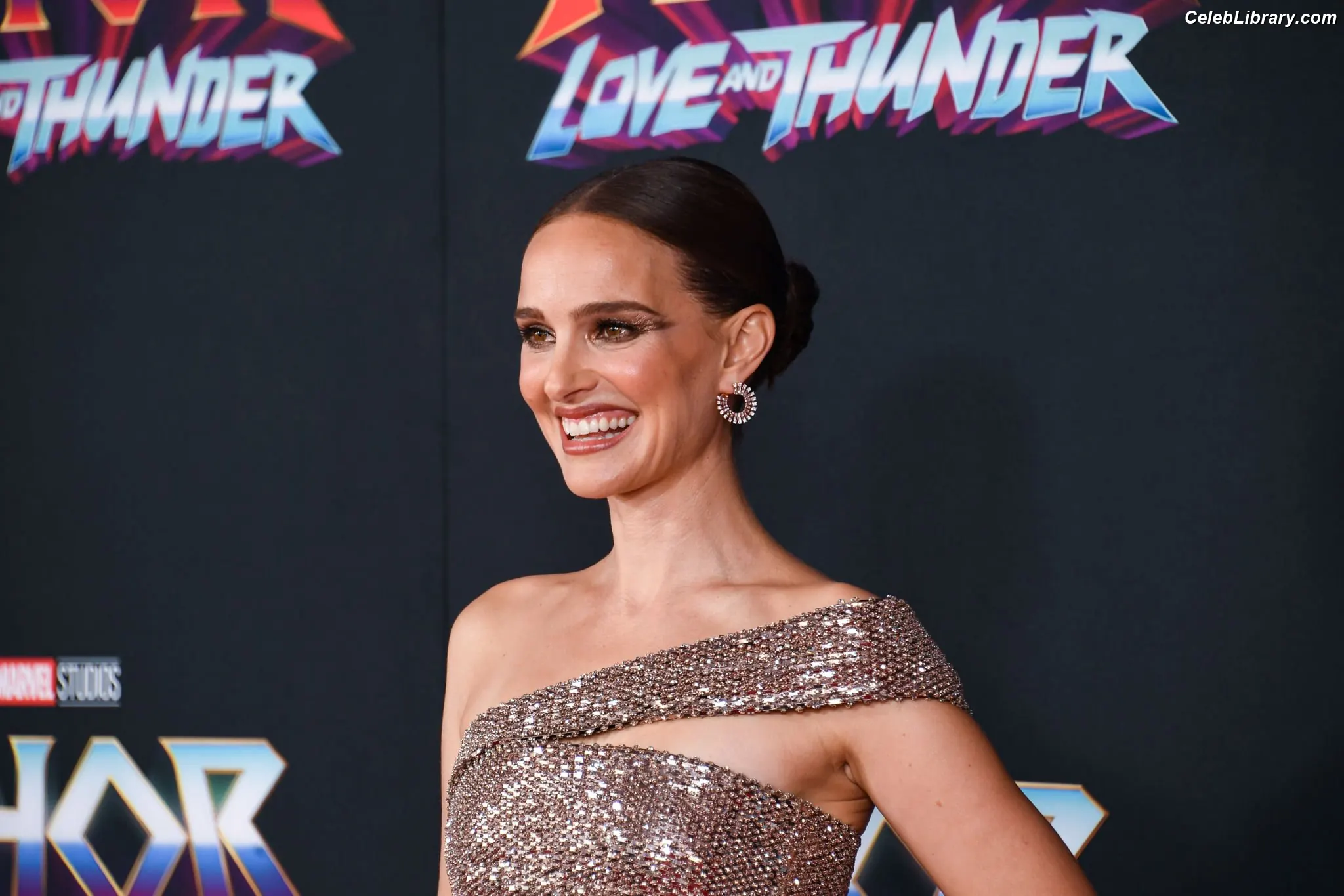 Natalie Portman photo 4 of 1531