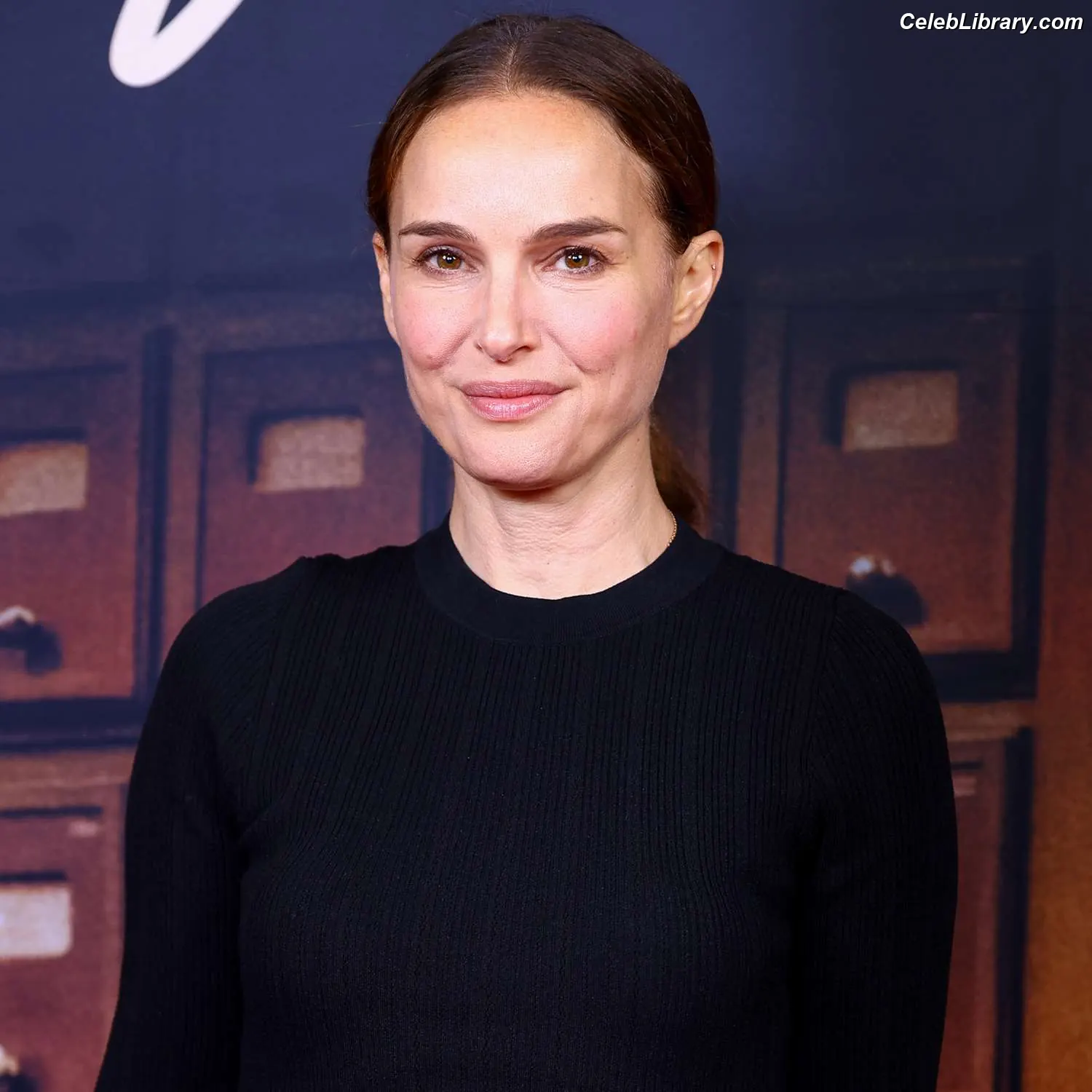 Natalie Portman photo 23 of 1531