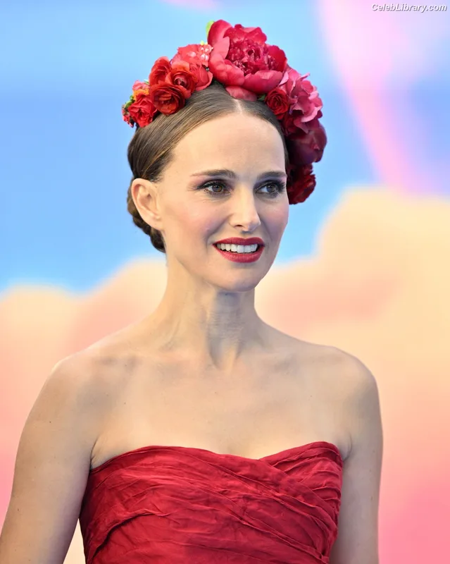 Natalie Portman photo 14 of 1527