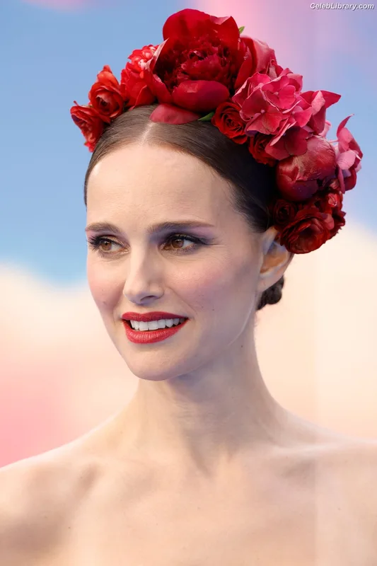 Natalie Portman photo 19 of 1527
