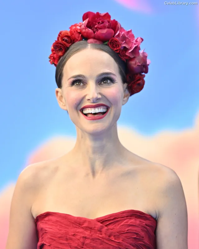 Natalie Portman photo 24 of 1527