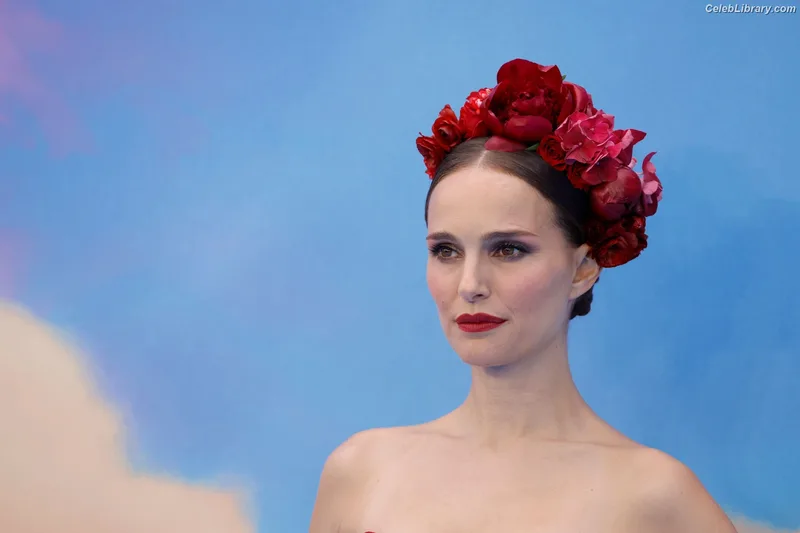 Natalie Portman photo 4 of 1527