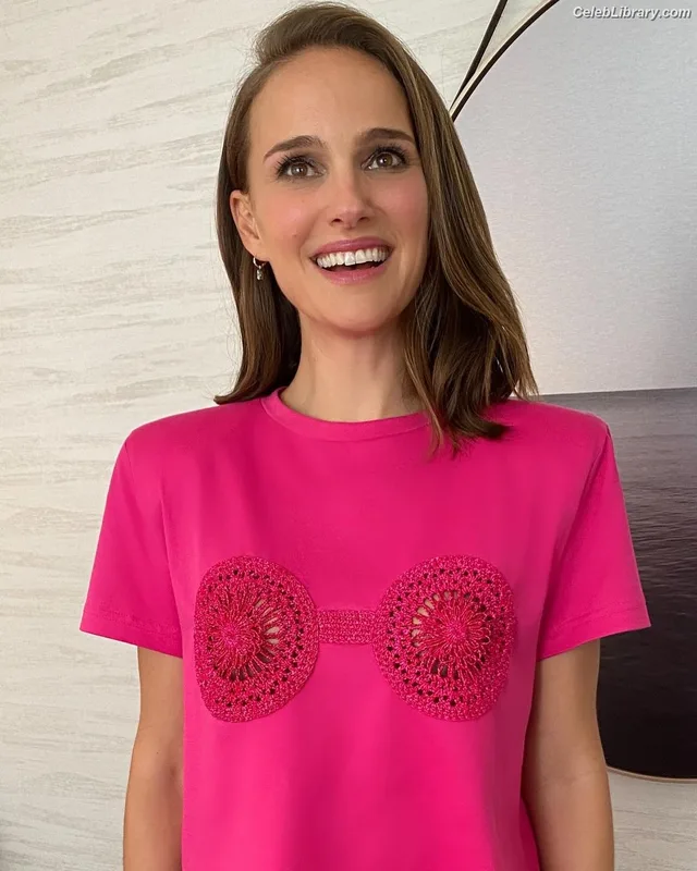 Natalie Portman photo 23 of 1527