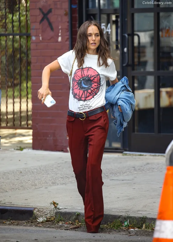 Natalie Portman photo 9 of 1527