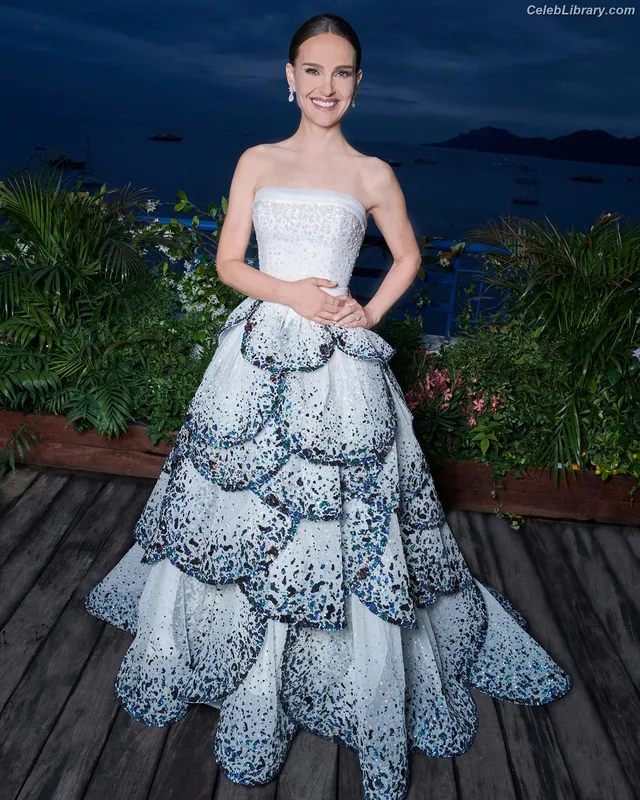Natalie Portman photo 16 of 1527