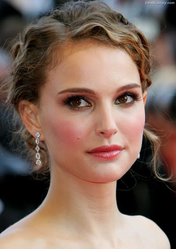 Natalie Portman photo 21 of 1527