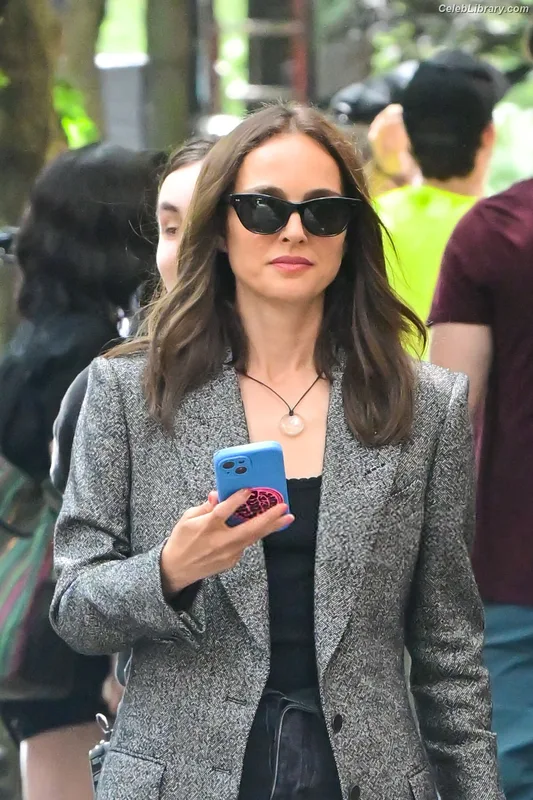 Natalie Portman photo 4 of 1527