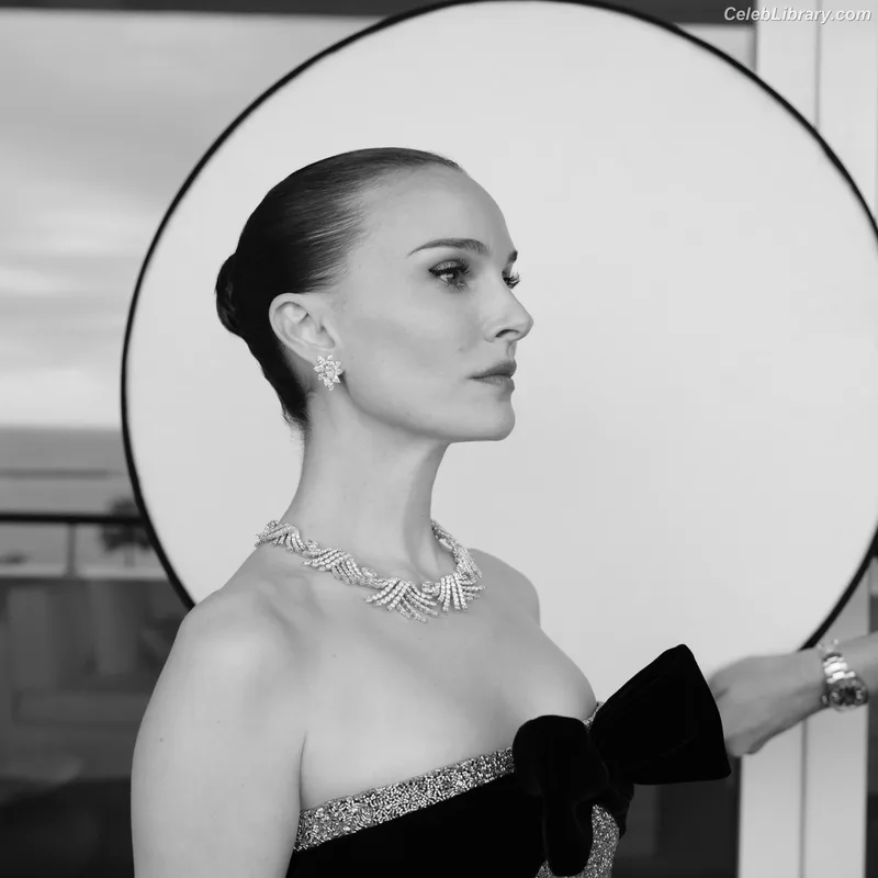 Natalie Portman photo 21 of 1527