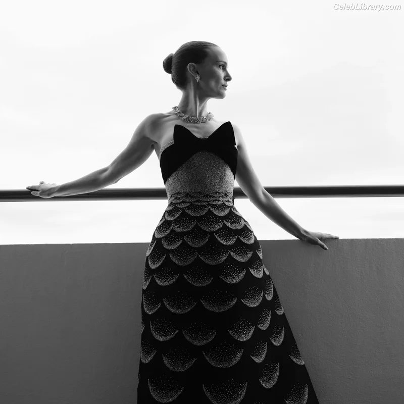 Natalie Portman photo 22 of 1527