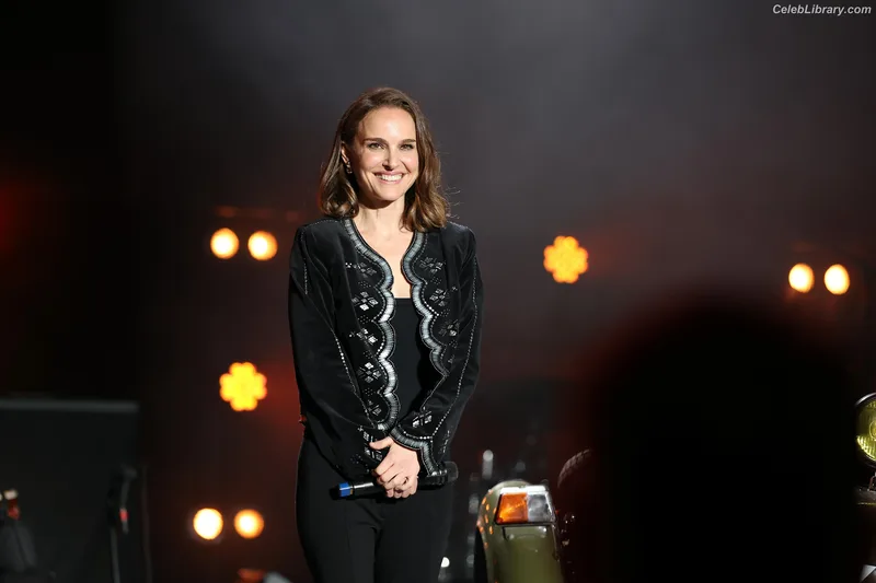 Natalie Portman photo 16 of 1527