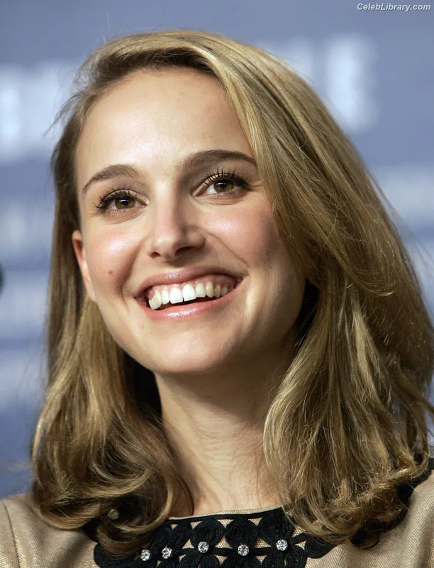 Natalie Portman photo 23 of 1527