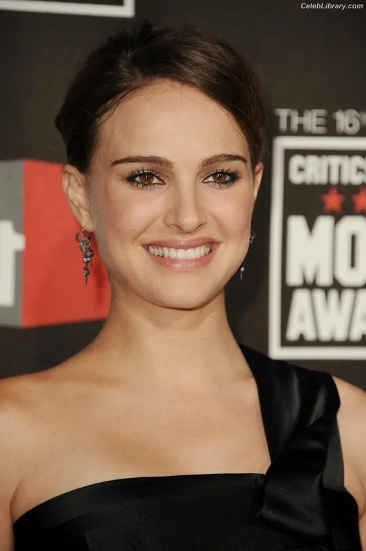 Natalie Portman photo 4 of 1527