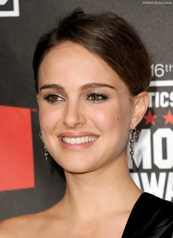 Natalie Portman photo 16 of 1527