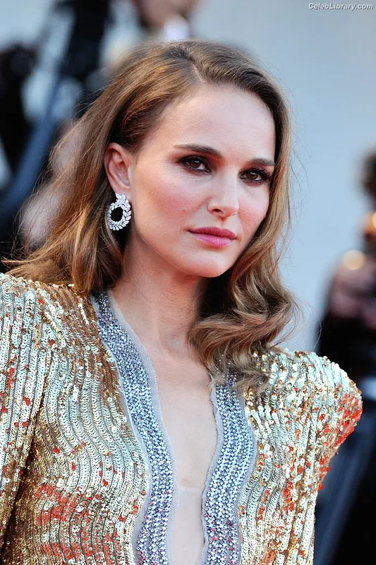 Natalie Portman photo 16 of 1527