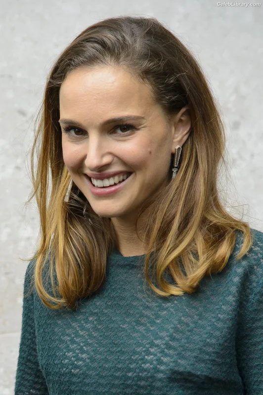 Natalie Portman photo 22 of 1527