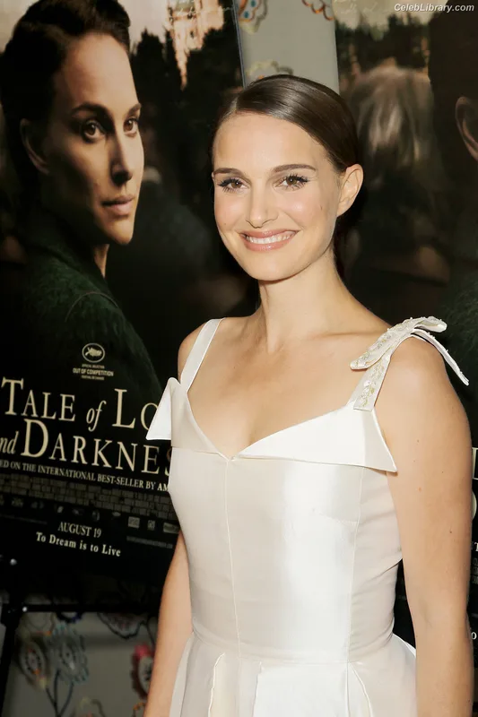 Natalie Portman photo 16 of 1527