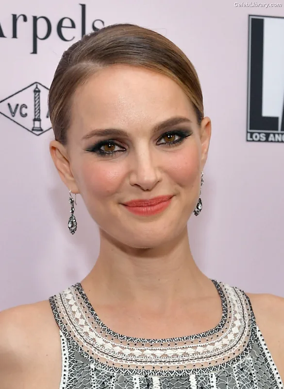 Natalie Portman photo 3 of 1527