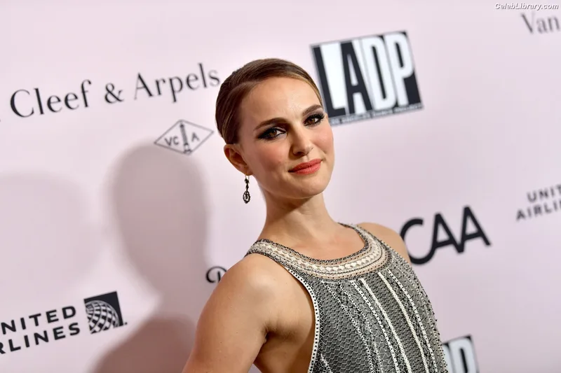 Natalie Portman photo 8 of 1527