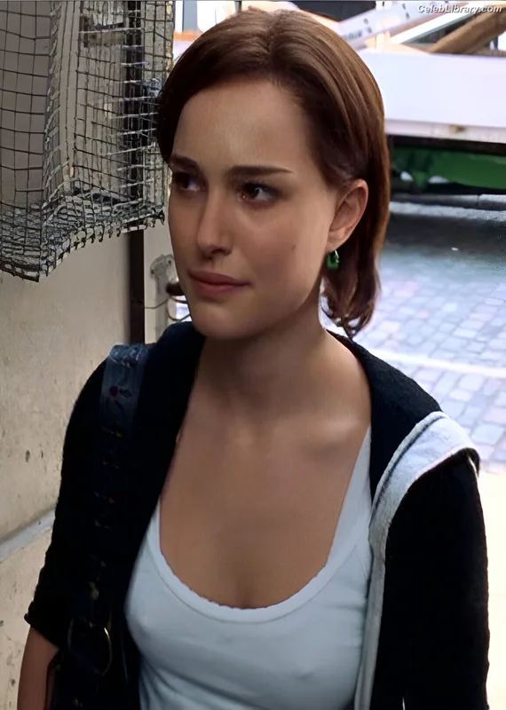 Natalie Portman photo 2 of 1527