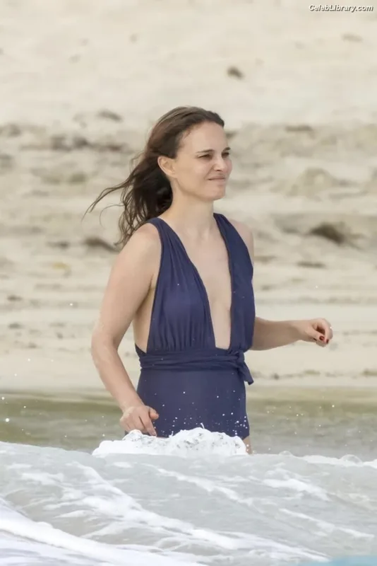 Natalie Portman photo 15 of 1527