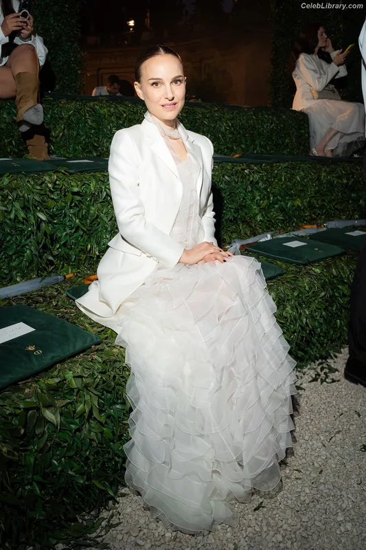 Natalie Portman photo 21 of 1527