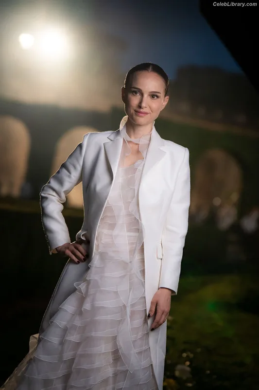 Natalie Portman photo 4 of 1527